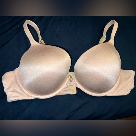 Cacique Intimates And Sleepwear Nude Cacique Plunge Bra Size 44b Poshmark